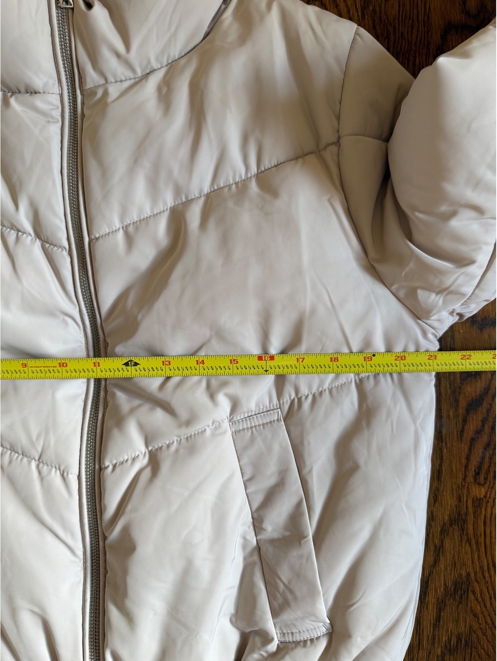 H&M Divided Women Puffer Jacket XS Cream High Neck Cropped Drawstring Coat - Picture 3 of 9